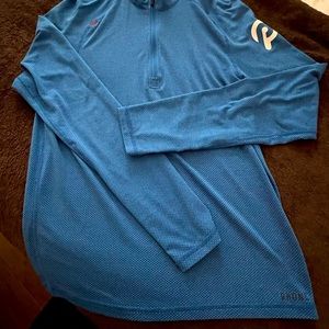 Pelotón - MENS small. EUC. Light weight perfect for golf or working out.